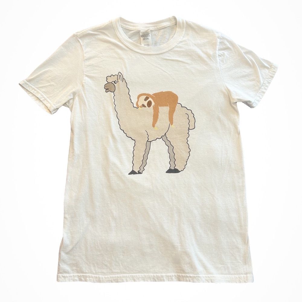 Gildan Softstyle White T-Shirt with Sloth Riding Llama Graphic Small S